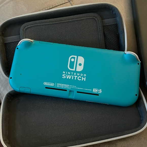 Nintendo Switch Lite- Turquoise (NWOT) - Picture 4 of 4
